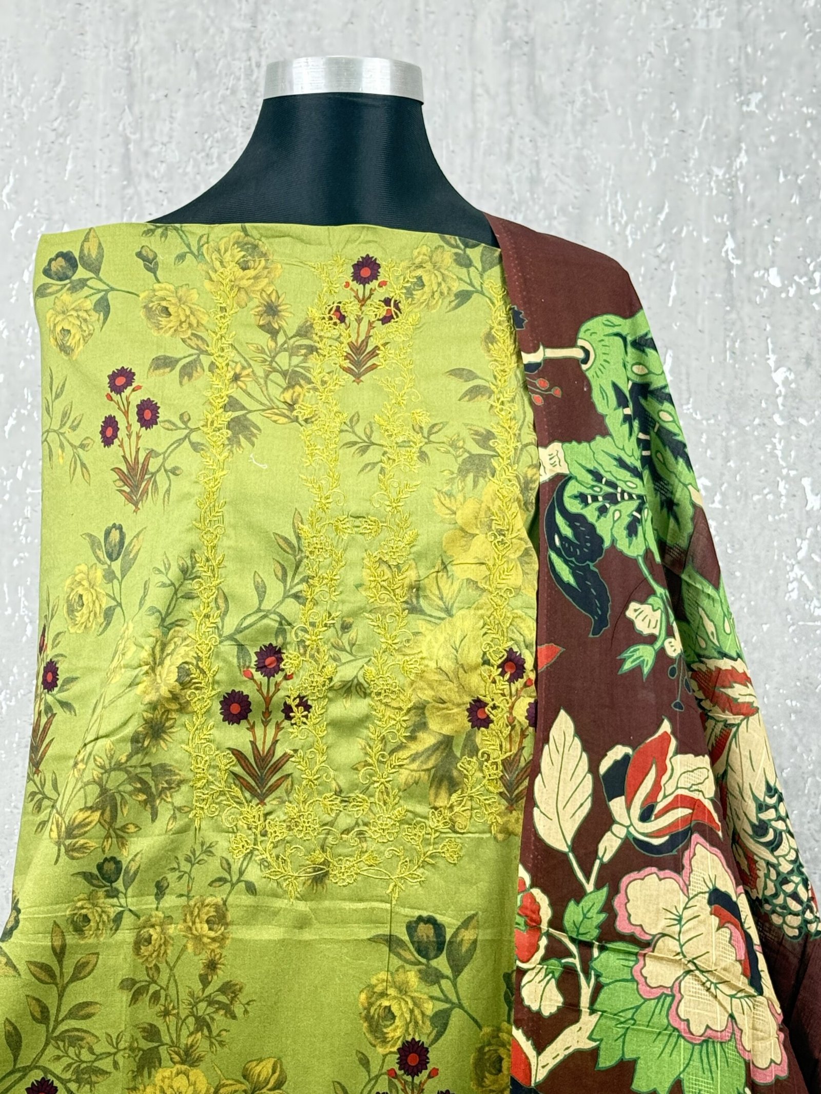 Printed Lawn Suit with Cotton Dupatta & Embroidered Neck Cutwork - Image 3
